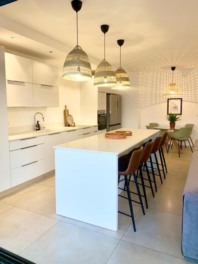 Beach Place Apartments Хайфа Экстерьер фото